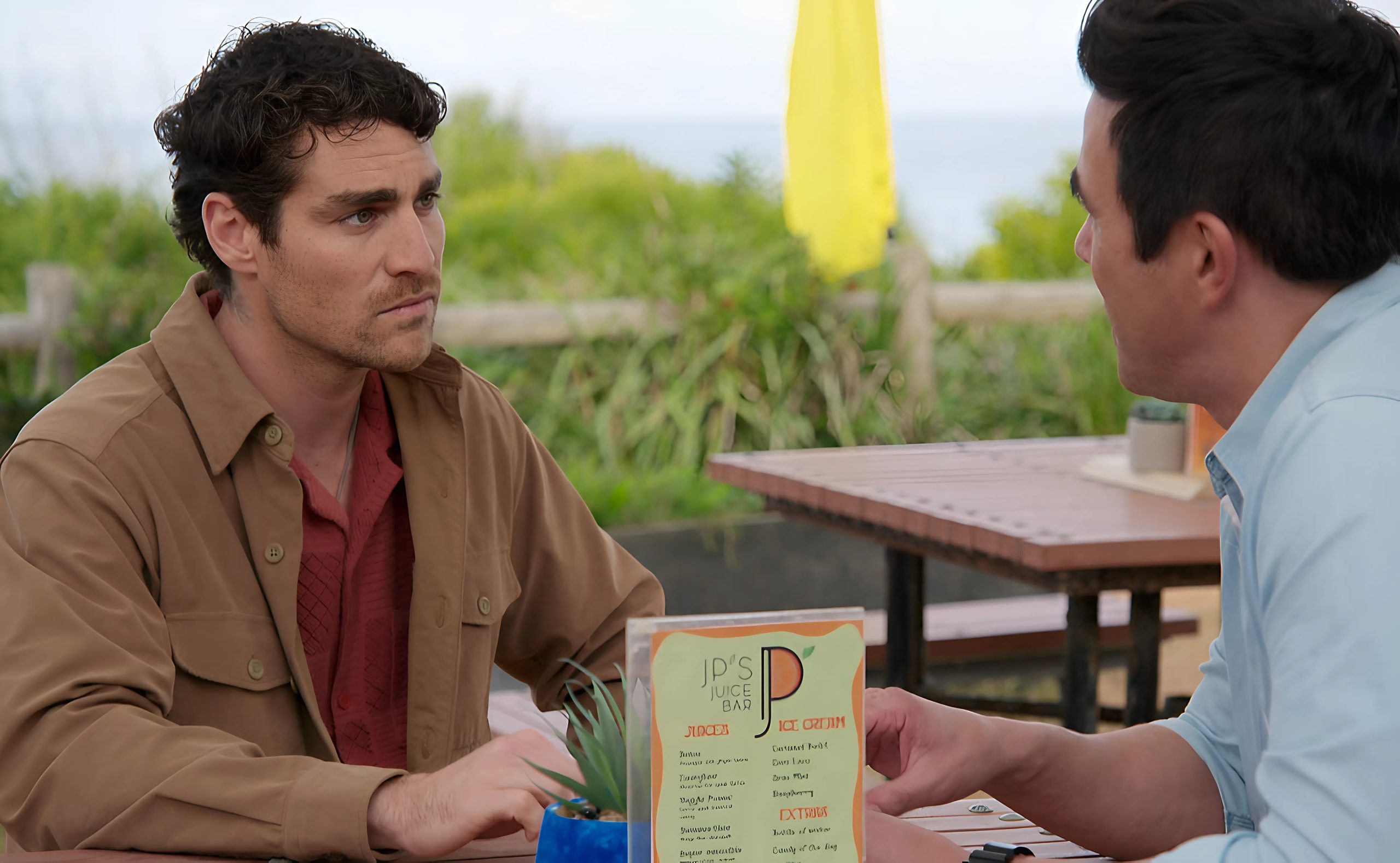 Off The Rails kicks off. Mali’s got big plans. Will Leah derail the platform party?